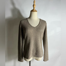 Load image into Gallery viewer, VINTAGE Baby Alpaca Fine Knit V-Neck Brown Sweater Made In Peru Small