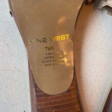 Load image into Gallery viewer, VINTAGE 90s Nine West Basket Weave Square Toe Nude Slipper Heel
