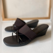 Load image into Gallery viewer, 90s Y2K Contessa Strappy Slip On Sandals with Wedge 8
