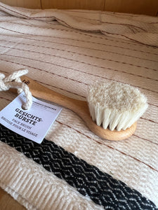Redecker German Goat Hair Face Brush