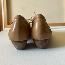 Load image into Gallery viewer, JOSEF SEIBEL European Comfort Laser Cut Leather Oxford Tan size 41/10
