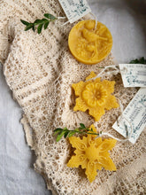 Load image into Gallery viewer, Beeswax Ornaments
