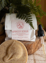 Load image into Gallery viewer, Apricot Scrub Luxury Face Palm Free Soap

