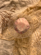 Load image into Gallery viewer, Rose Macaron Foaming Bath Drop
